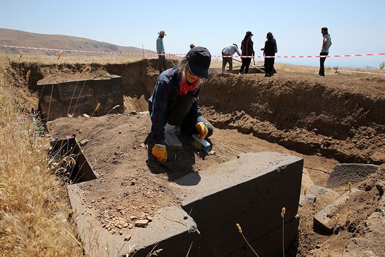 Kef Kalesi: Urartu Döneminin İzleri ve Kazı Çalışmaları