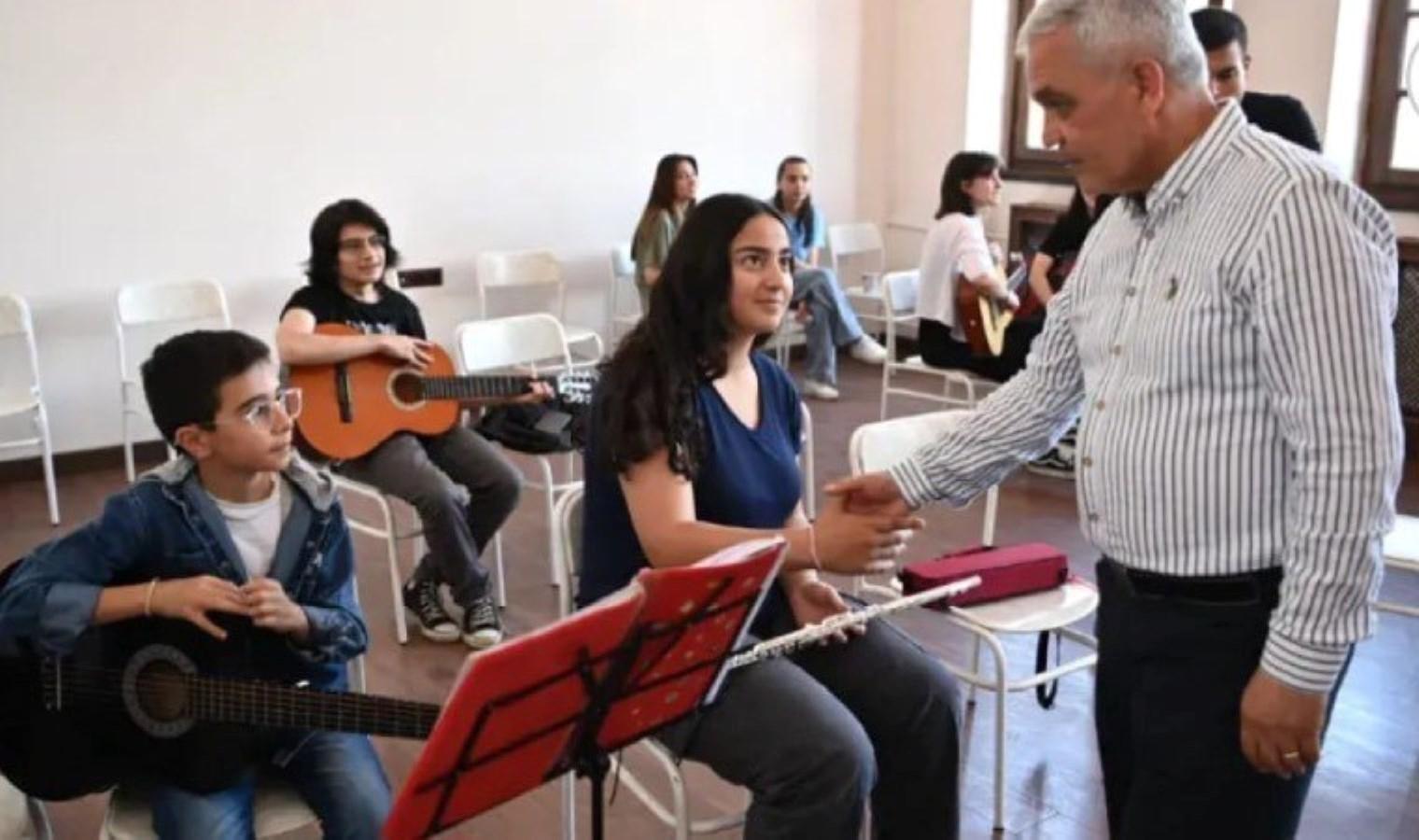 mahallemde-hayat-var-sosyal-belediyecilik-ve-kulturel-faaliyetler-cgcgOzPz.jpg