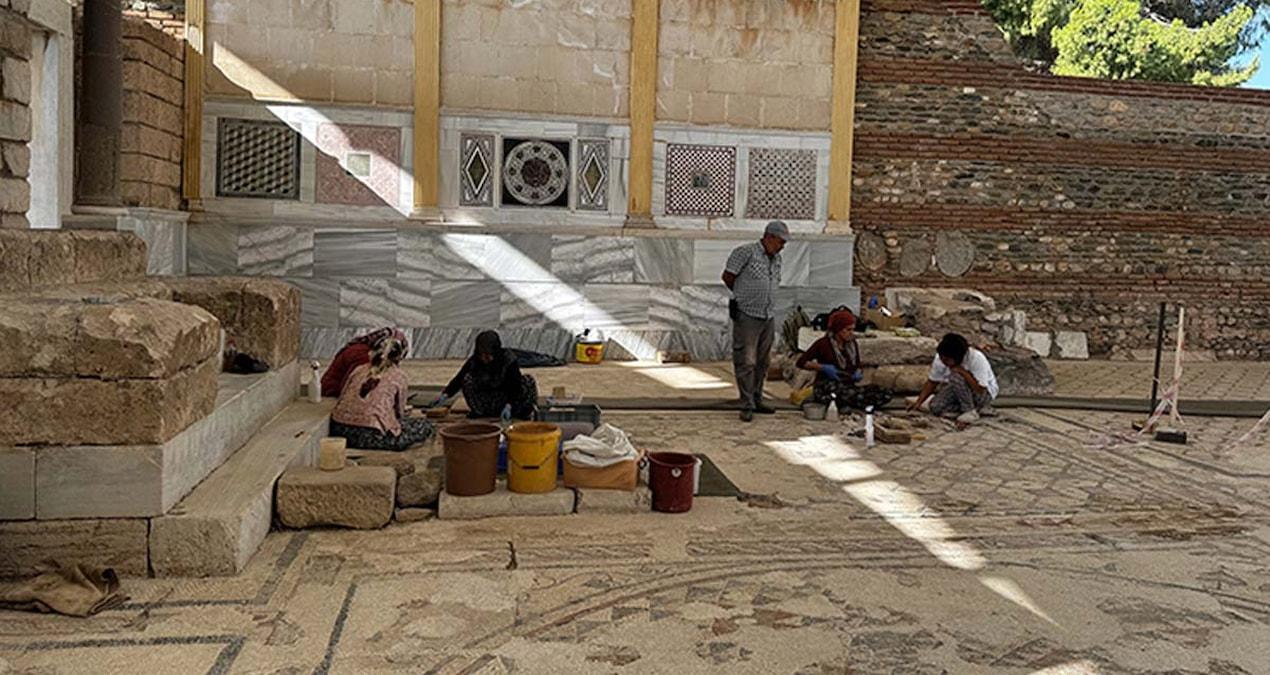 manisanin-antik-sardes-kentinde-mozaik-restorasyonu-bmlc3m9I.jpg