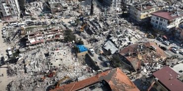 marmara-depreminin-25-yildonumu-sigorta-sorunlari-ve-dogal-afet-hazirliklari-R7hZjxfO.jpg