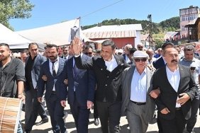 ozgur-celik-serefiye-kultur-ve-sanat-festivalinde-sivaslilara-tesekkur-etti-PGjXbPCb.jpg