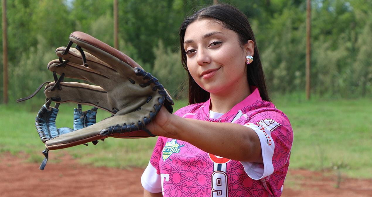 sevdenur-gulcicek-iki-kanserle-mucadele-eden-beyzbol-ve-softbol-sampiyonu-26vVAEIB.jpg