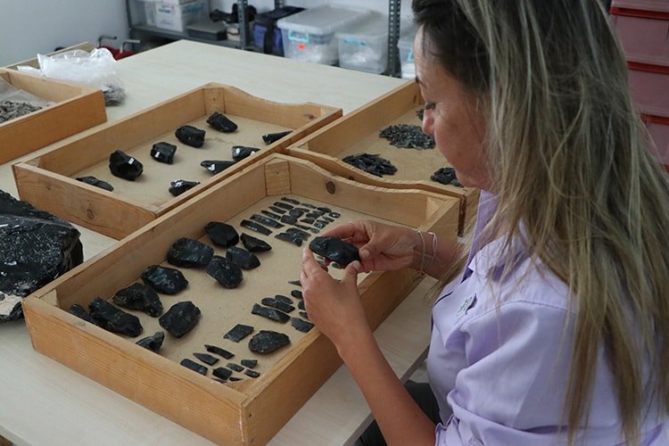 Sırçalıtepe Kazı Çalışmaları: Neolitik Dönem ve Obsidiyen Kullanımı