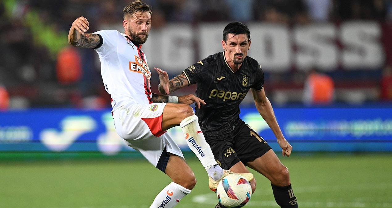 trabzonspor-rapid-wiene-karsi-maglup-oldu-uefa-avrupa-ligi-3-on-eleme-turu-fF7KNmuW.jpg