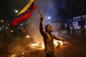 venezuellada-guvenlik-guclerinin-mudahalesi-ve-secim-tartismalari-UlgyeHh9.jpg