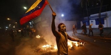 venezuellada-guvenlik-guclerinin-mudahalesi-ve-secim-tartismalari-UlgyeHh9.jpg