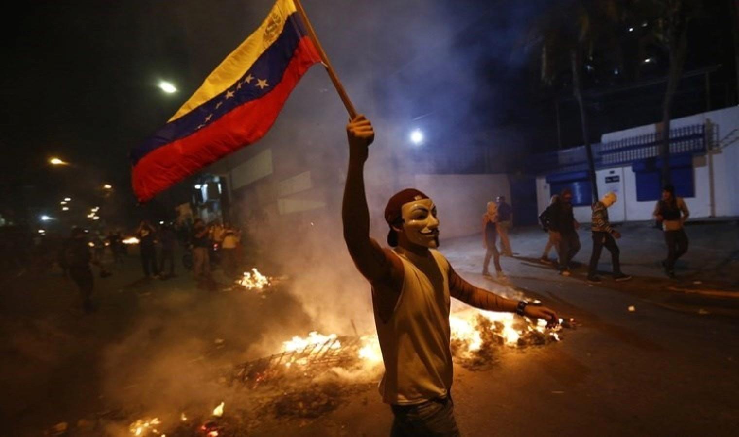 venezuellada-guvenlik-guclerinin-mudahalesi-ve-secim-tartismalari-UlgyeHh9.jpg