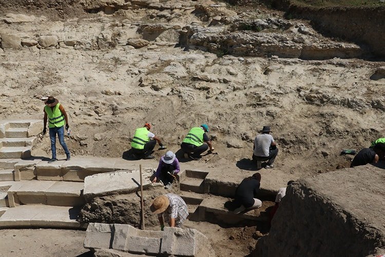 Zımbıllı Tepe ve Pompeiopolis Kazıları