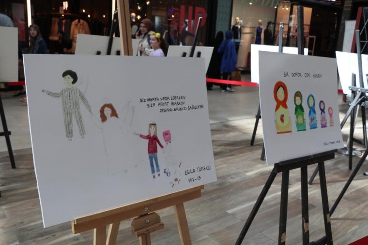 Esila Tüfekçi'nin Hatıra Sergisi Açıldı