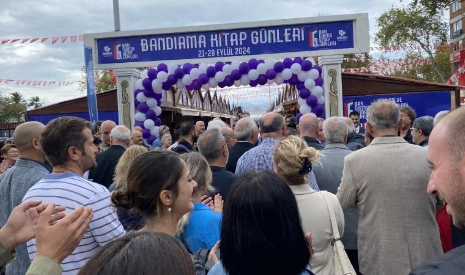 6-bandirma-kitap-gunleri-edebiyatin-ve-bilginin-buyulu-bulusmasi-VH5jMqfD.jpg