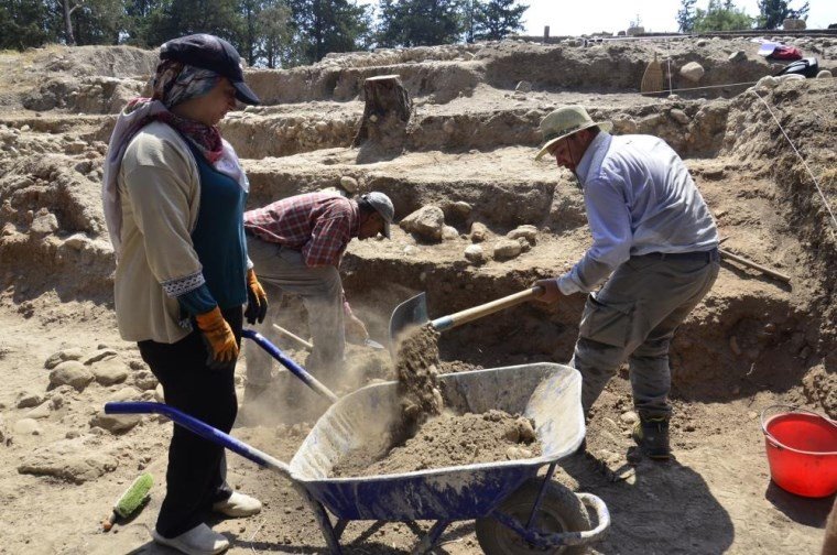 Anadolu'nun Tarihine Işık Tutan Yumuktepe Höyüğü Kazıları
