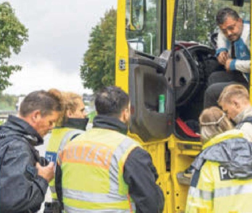 Almanya'nın Sınırlarında Türk Kaçakçılığında Şok Gelişme: Minibüs Dolu Yakalandı!
