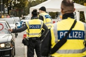 almanyanin-sinirlarinda-turk-kacakciliginda-sok-gelisme-minibus-dolu-yakalandi-jB8BlGOu.jpg