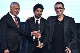 altin-koza-film-festivalinde-dogus-algunun-yonetmenliginde-alti-odul-kazanan-film-sanatin-gucu-ve-sinemanin-donusumu-RnNEG1Jq.jpg