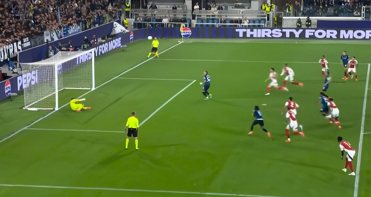 arsenal-kalecisi-david-raya-atalantaya-gecit-vermeyen-inanilmaz-kurtarislar-yapti-t1rWuWaq.jpg