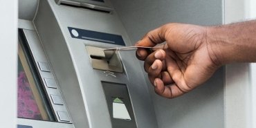 atmlerin-calismama-sebepleri-uzmanlardan-bankalarin-nakit-vermemesi-uzerine-uyarilar-9G5VcZVk.jpg