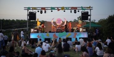 bozcaada-caz-festivali-bolgenin-sosyo-kulturel-donusumune-katkilar-ve-adayla-baglarin-guclenmesi-GL9i7DQT.jpg