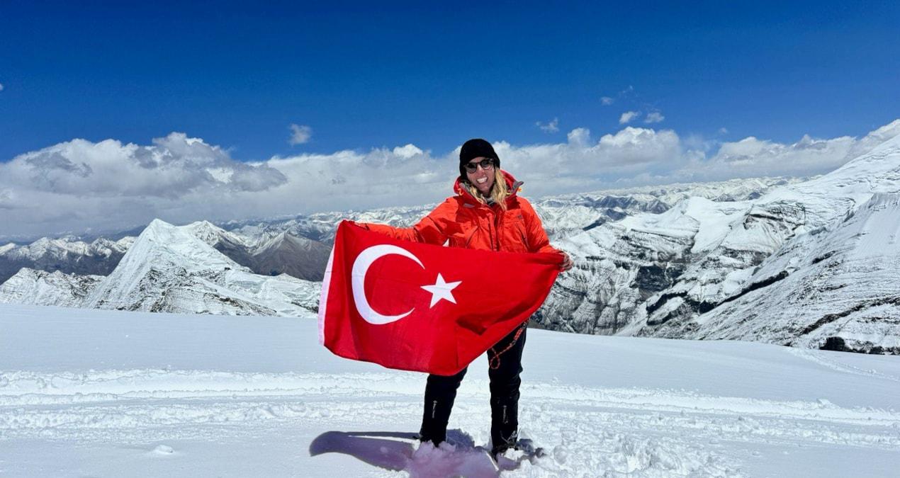 deniz-kayadelen-hudson-nehrini-7-saat-58-dakikada-yuzerek-turkiye-rekorunu-kirdi-lpzzOrwu.jpg