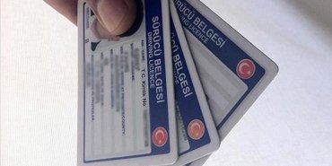 ehliyet-yenileme-surecinde-2-liralik-zorluk-12-bin-tl-ceza-tehlikesi-IGBV5ITx.jpg