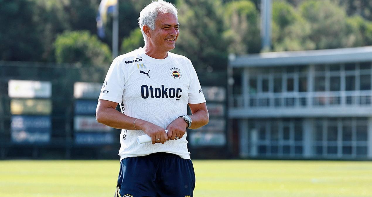 fenerbahce-galatasaray-derbisi-mourinhonun-stratejileri-ve-onemli-stoper-karari-2puUK8Ce.jpg