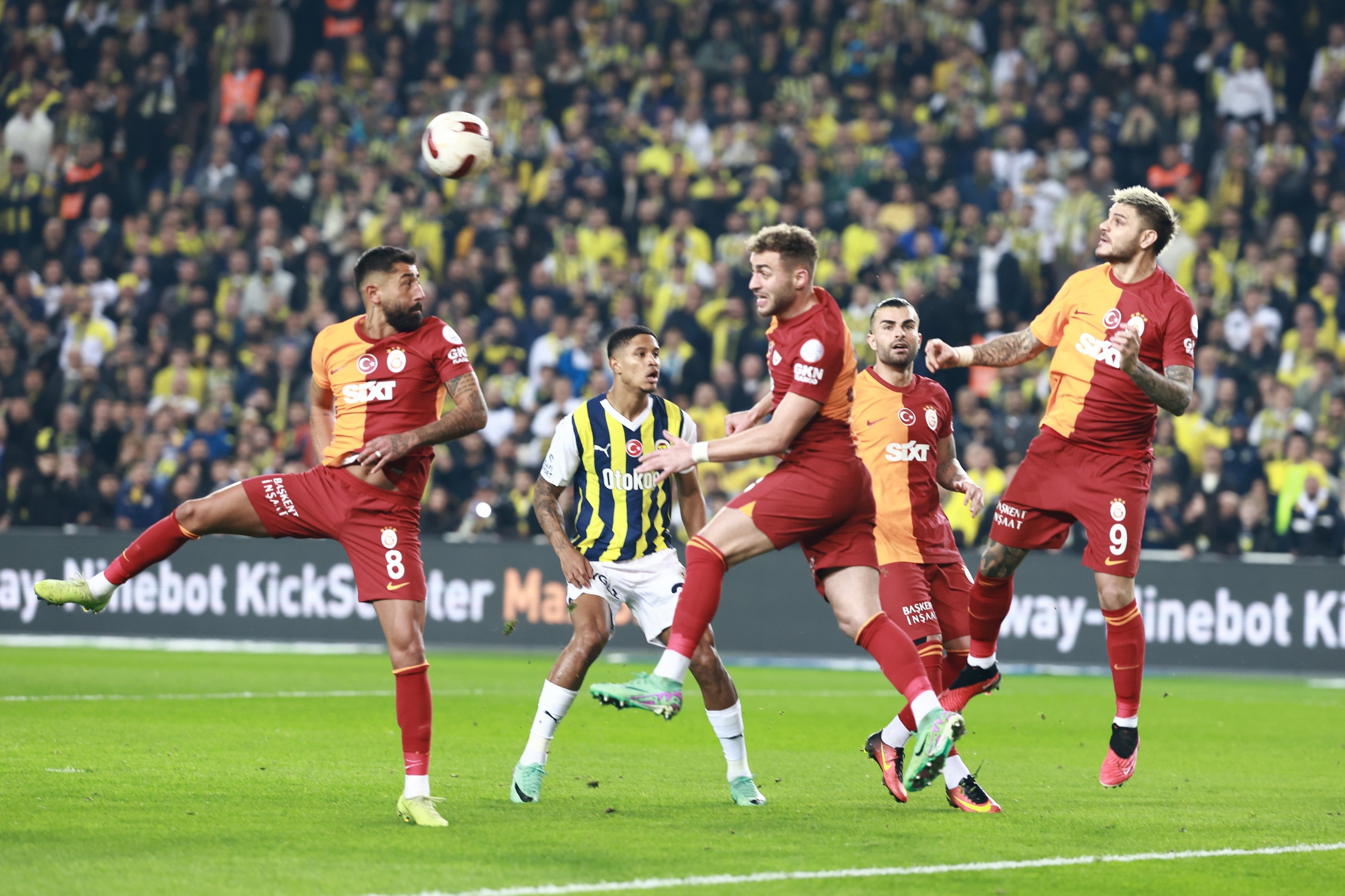 Fenerbahçe - Galatasaray Derbisi Heyecanı!
