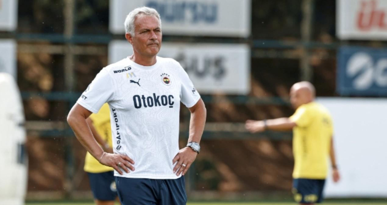 fenerbahcede-jose-mourinhonun-stratejileri-uygulaniyor-IzfirKPN.jpg