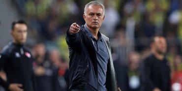 fenerbahcede-mourinho-transferler-ve-taktik-uzerine-elestiriler-B3KUUzdJ.jpg