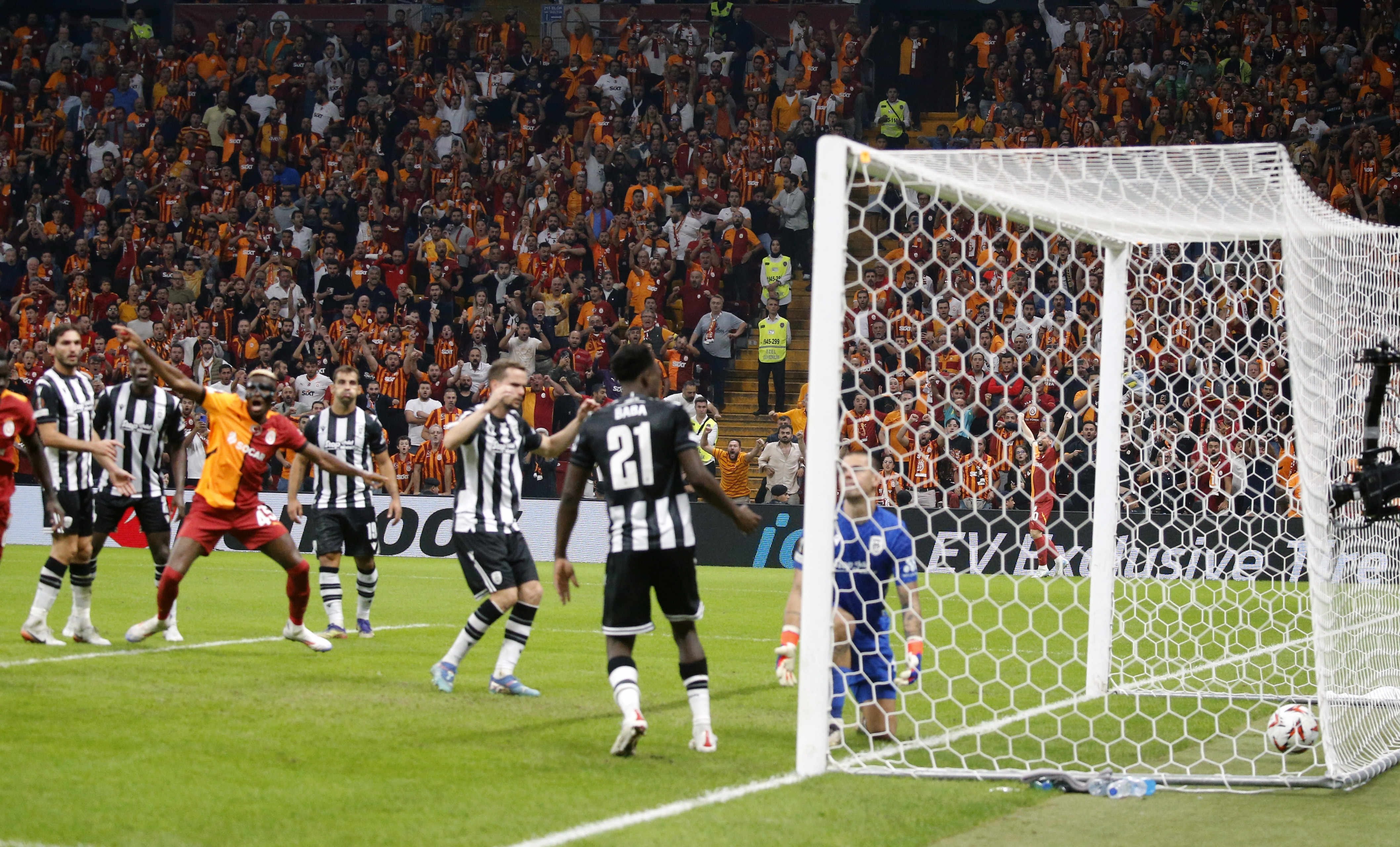 Galatasaray, PAOK'u Yenerek Avrupa Ligi'ne Üç Puanla Başladı
