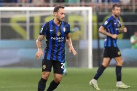 hakan-calhanoglu-altin-top-odulune-aday-gosterildi-jWJAi9XT.jpg