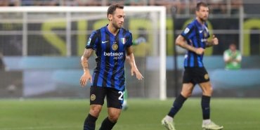 hakan-calhanoglu-altin-top-odulune-aday-gosterildi-jWJAi9XT.jpg