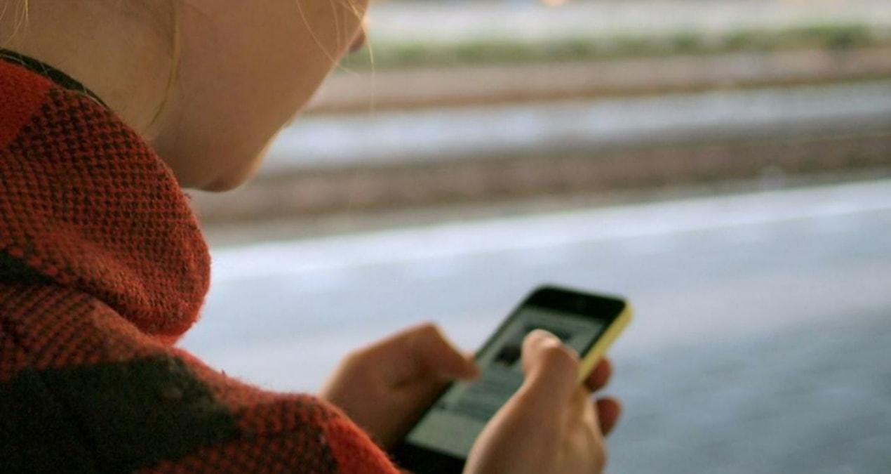 her-ulkede-farklilik-gosteren-cep-telefonu-yasagina-dair-yeni-gelismeler-RcEFDEKu.jpg