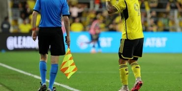 hollanda-futbol-federasyonu-siddeti-onlemek-icin-ofsayti-yeniden-gozden-geciriyor-neGsy8Gt.jpg