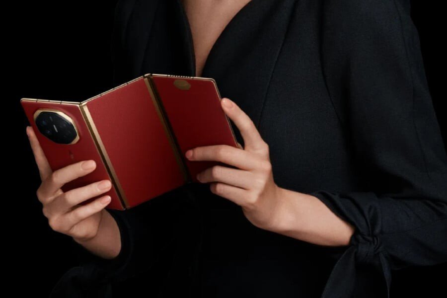 Huawei Mate XT: Katlanabilir Telefonların Yeni Yüzü