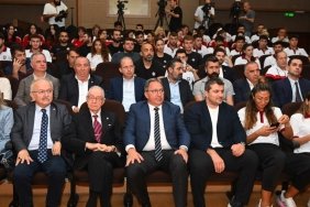 ibb-spor-kulubu-fair-play-seref-bayragini-gururla-gondere-cekti-FMpm24eN.jpg