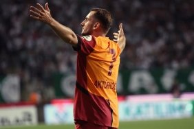 kerem-akturkoglu-depremden-futbolun-zirvesine-yolculuk-hqa8AzJl.jpg