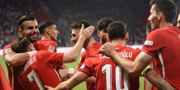 kerem-akturkoglu-ile-turkiye-izlandayi-yendi-mma1FYAt.jpg
