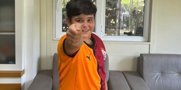 kerem-akturkogluna-veda-eden-kucuk-taraftar-ruzgar-seviminin-gozyaslari-benfica-ona-iyi-baksin-H1qBXNuQ.jpg