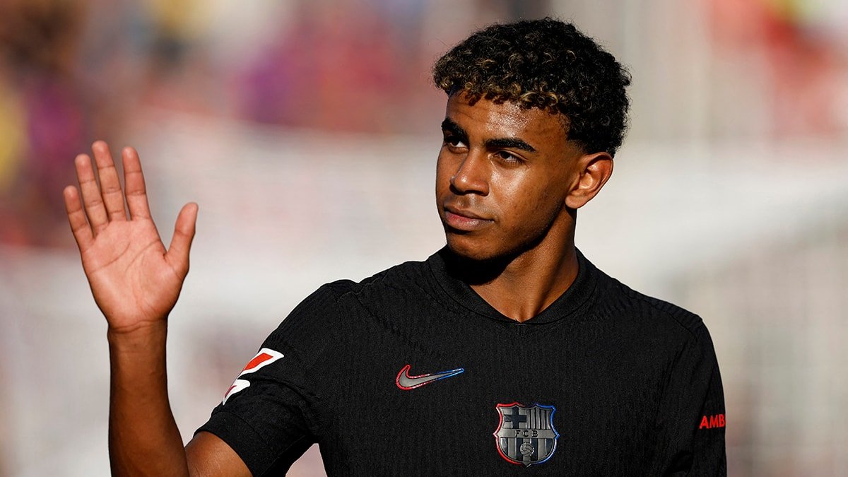 Lamine Yamal: Barcelona'nın Yeni Yıldızı Olacak mı? Genç Yeteneğin Rekor Peşinde