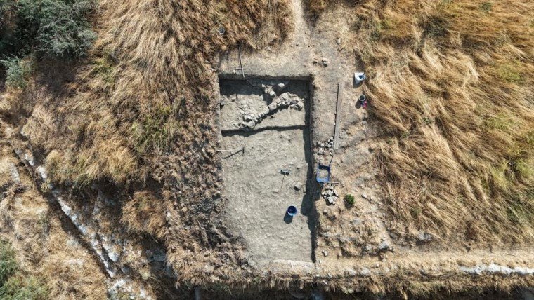 Maydos Antik Kenti'nde 3.400 Yıllık Kurşun Sapan Taşı: Tarihin Derinliklerinden Gelen Bir Hazine
