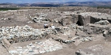 oluz-hoyukte-18-yillik-kazi-surecinde-6-uygarliga-ait-2000den-fazla-eserin-ihtisami-4taRl8uG.jpg