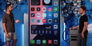 saka-degil-gercekten-2-metre-boyunda-bir-iphone-yapildi-lTOzNcgb.jpg