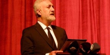 sanatcinin-suskunluguna-koyulan-tehdit-ve-santajin-golgesinde-bir-inceleme-Udux6Bb2.jpg