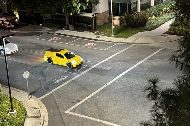 Tesla'nın Robotaksisi: Gizemli Araç ve Hollywood İlişkisi