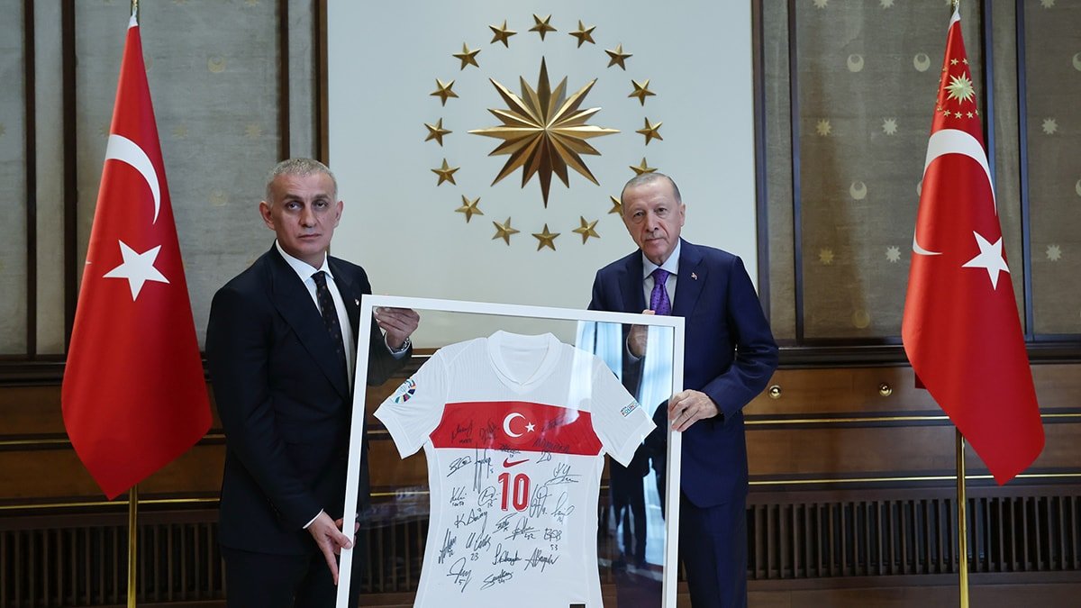 TFF Başkanı İbrahim Hacıosmanoğlu'ndan Cumhurbaşkanı Erdoğan'a Destek Mesajı