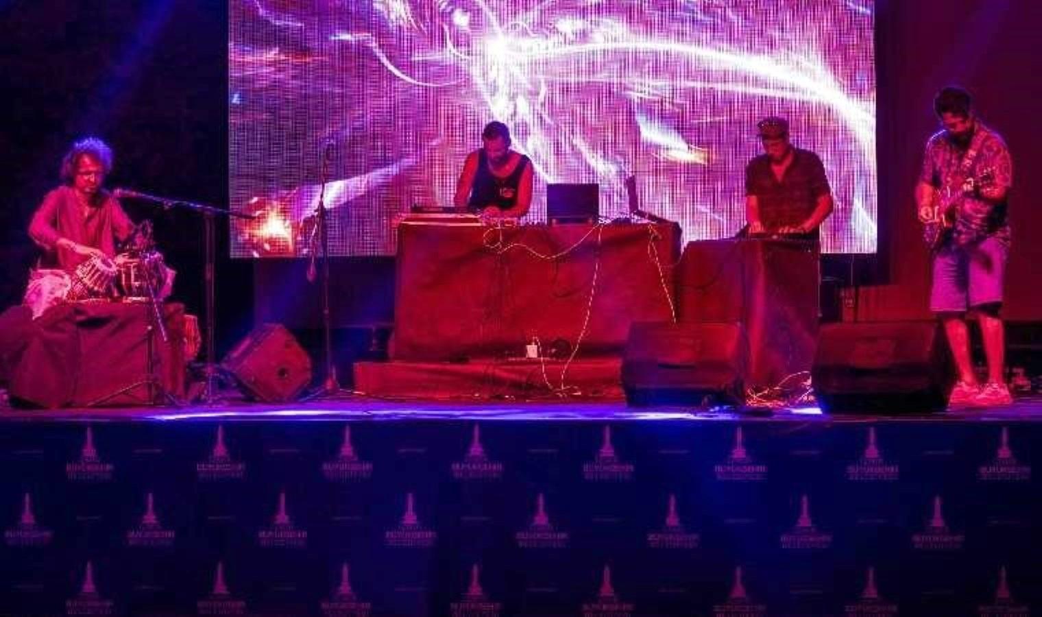 turk-ve-avrupali-muzisyenlerin-buyulu-bulusmasi-uc-buyuk-sehirde-ucretsiz-festivalin-sirlari-hQYaIrTK.jpg
