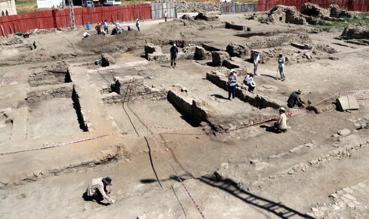 Vanda Osmanlı Dönemine Ait Tarihi Pazar Yerinin İhtişamı Gün Yüzüne Çıkıyor