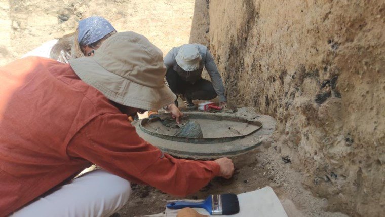Vanda'da 2 Bin 700 Yıllık Bir Keşif: Üç Bronz Kalkanın Gizemi