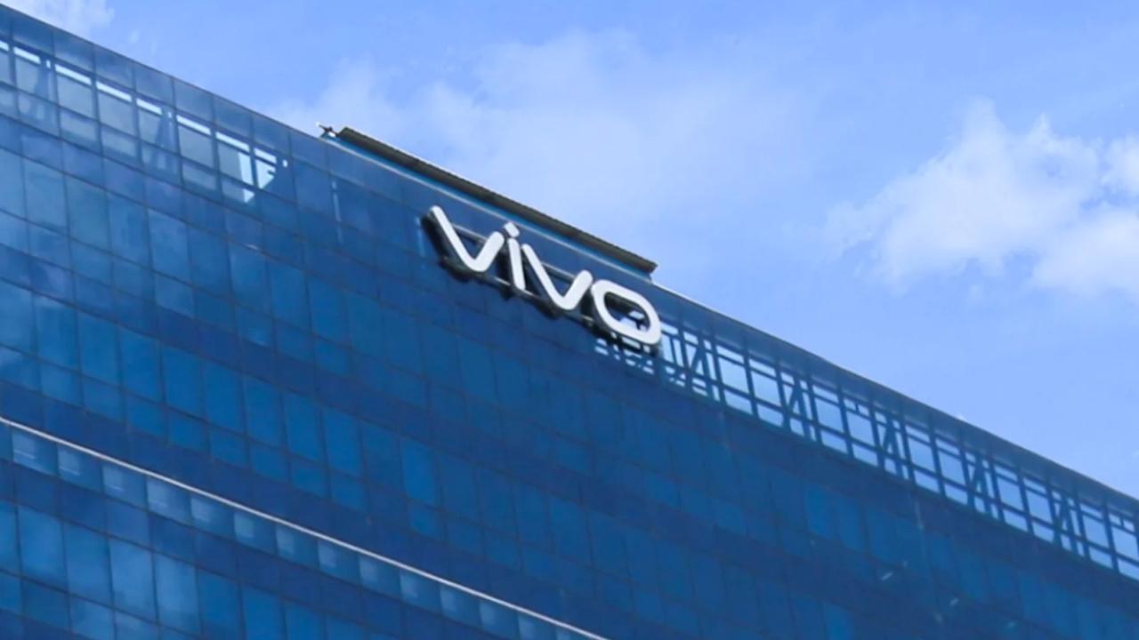 vivonun-yeni-amiral-gemisi-x200-pro-dev-pil-ile-gucten-guce-be28sdmi.jpg