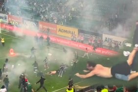 viyana-derbisinde-kaos-rapid-wienin-austria-wien-zaferi-siddet-olaylarina-neden-oldu-4GhWvX5J.jpg