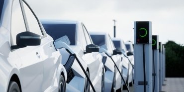5-dakikada-300-km-yol-alacak-cigir-acan-sarjli-piller-geliyor-iriDO6uB.jpg
